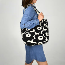 Load image into Gallery viewer, THSB1051: Black Off White: Floral Tote Bag