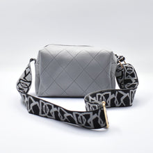 Load image into Gallery viewer, THSB1073: Silver: Diamond Stitch Crossbody Bag