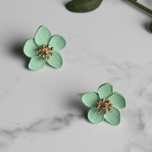 Load image into Gallery viewer, Flower Petals Earrings | Green
