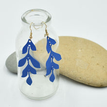 Load image into Gallery viewer, THSE1090: Navy: Leaf Drop Earrings
