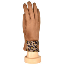 Load image into Gallery viewer, Leopard Tips Gloves | Tan
