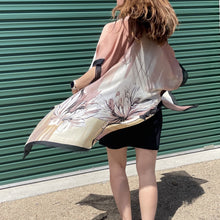 Load image into Gallery viewer, THSK1061: Brown: Floral Print Kimono