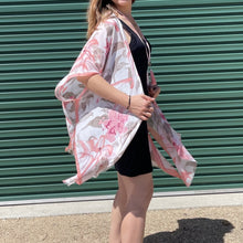 Load image into Gallery viewer, THSK1062: White: Floral Print Kimono
