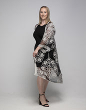 Load image into Gallery viewer, THSK1066: Black: Floral Lace Kimono