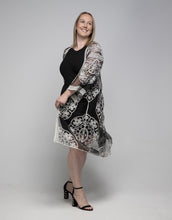 Load image into Gallery viewer, THSK1066: Black: Floral Lace Kimono
