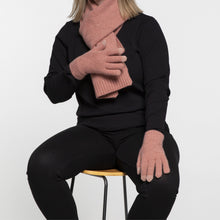Load image into Gallery viewer, THSS2661GX: Winter Pink: Pattern Rib Knit Gloves