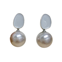 Load image into Gallery viewer, Pretty Pearl Earrings | Grey
