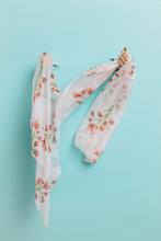 Load image into Gallery viewer, AGCS1017: White: Kangaroo Paws Scarf
