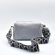 Load image into Gallery viewer, THSB1073: Silver: Diamond Stitch Crossbody Bag
