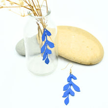 Load image into Gallery viewer, THSE1090: Navy: Leaf Drop Earrings
