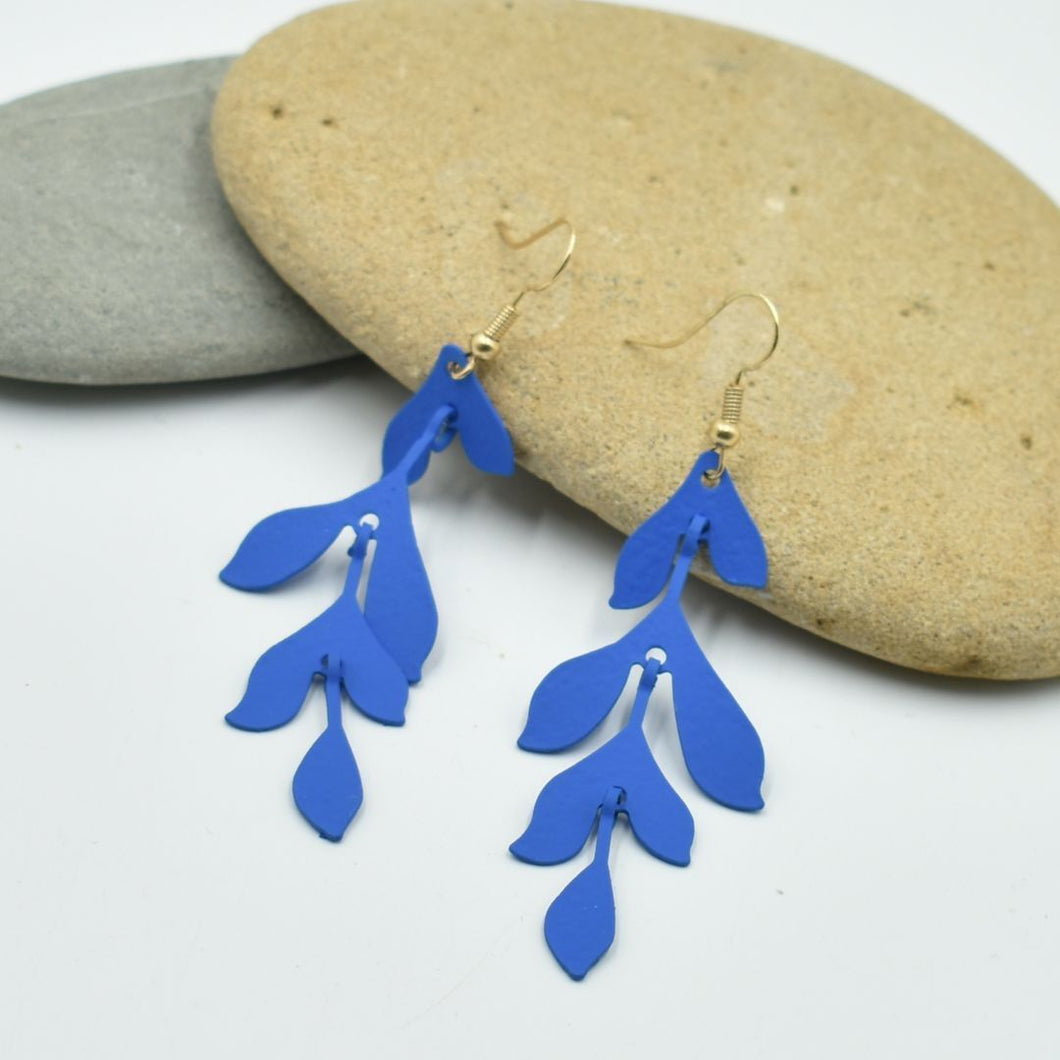 THSE1090: Navy: Leaf Drop Earrings