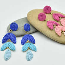 Load image into Gallery viewer, THSE1097: Rose Pink: Woven Raffia Earrings
