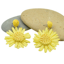 Load image into Gallery viewer, THSE1102: Yellow: Raffia Flower Earrings
