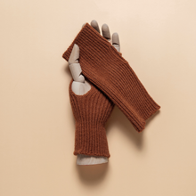 Load image into Gallery viewer, THSG1118: Rust Brown: Ribbed Fingerless Gloves
