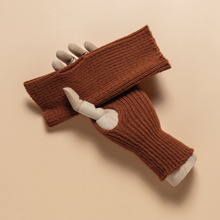Load image into Gallery viewer, THSG1118: Rust Brown: Ribbed Fingerless Gloves
