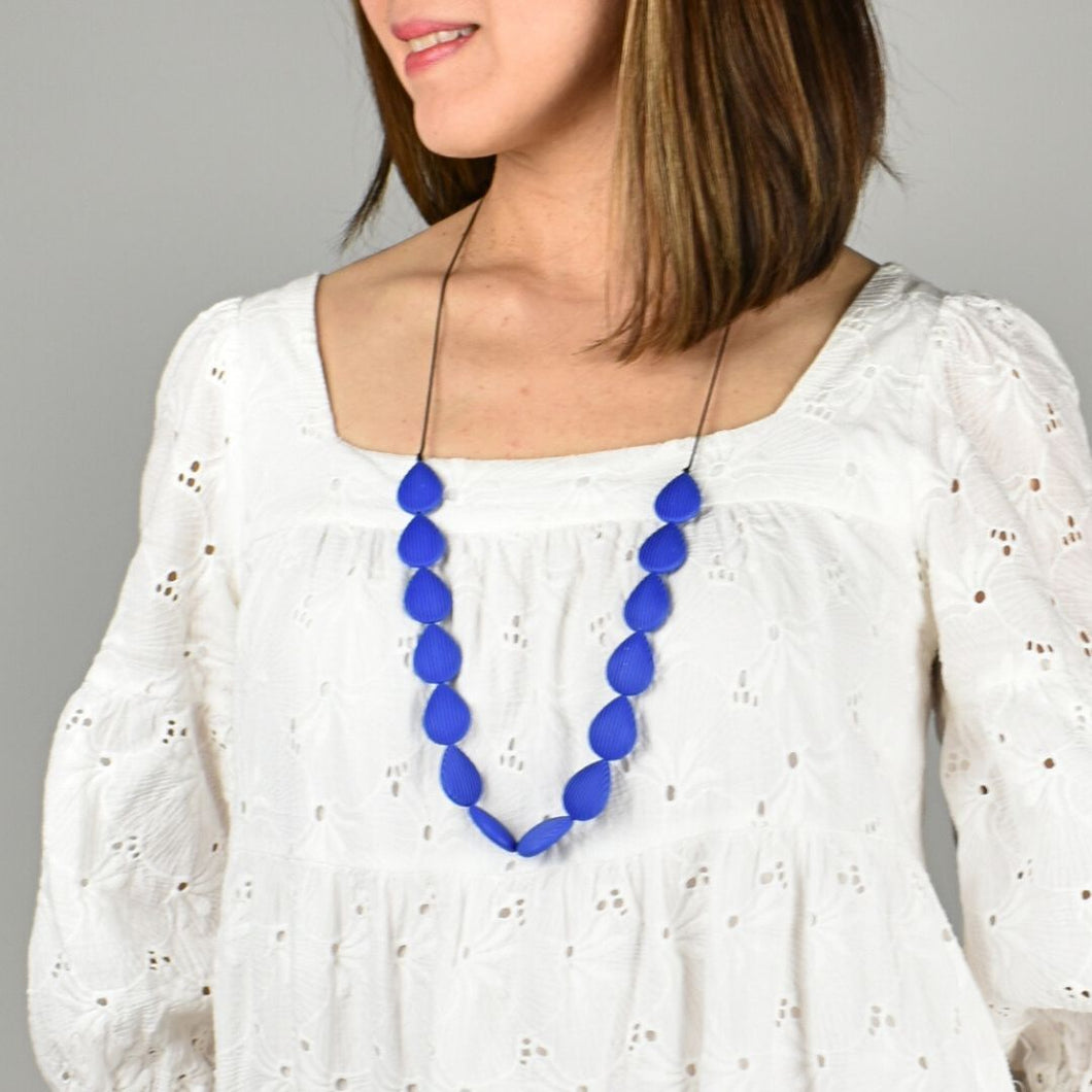 THSJ1258: Blue: Teardrop Resin Necklace