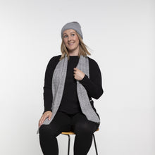 Load image into Gallery viewer, THSS2436: Grey: Cable Rib Scarf
