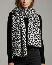Load image into Gallery viewer, THSS2841: Black: Reversible Leopard Luxe Scarf
