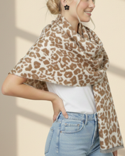 Load image into Gallery viewer, THSS2842: Camel: Reversible Leopard Luxe Scarf
